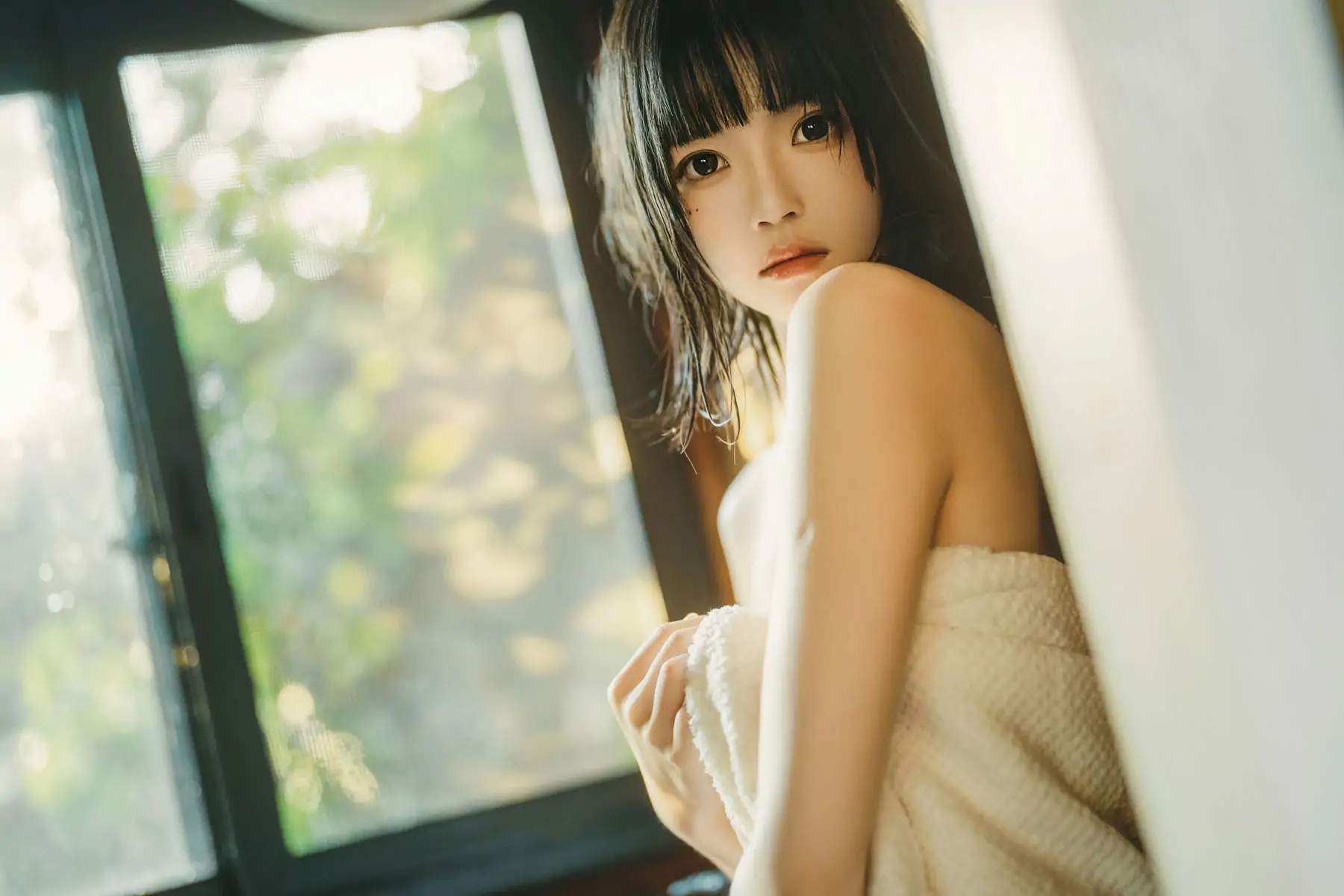 【37P】野外林中小屋写真拍摄